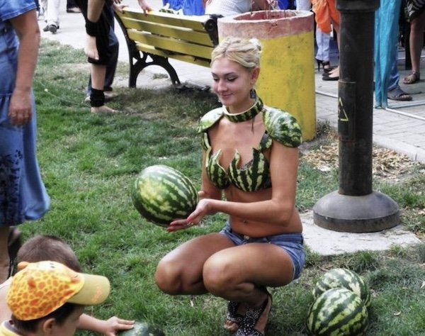 What Is Going On Here? (37 pics)
