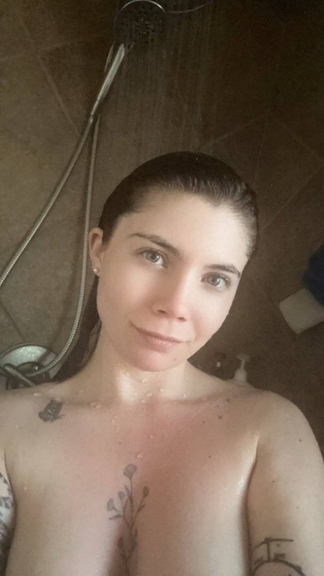 Wet Girls (25 pics)