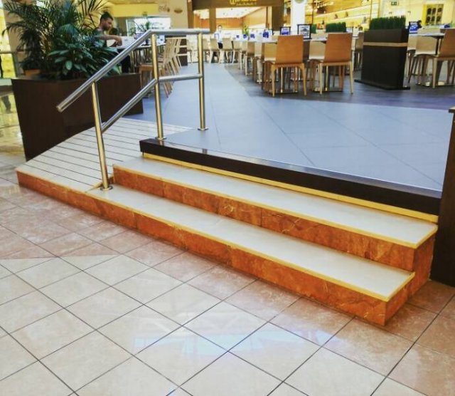 Epic Fails In Public Spaces (25 pics)