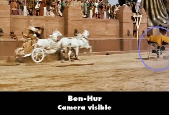 Mistakes In Popular Movies (15 pics)