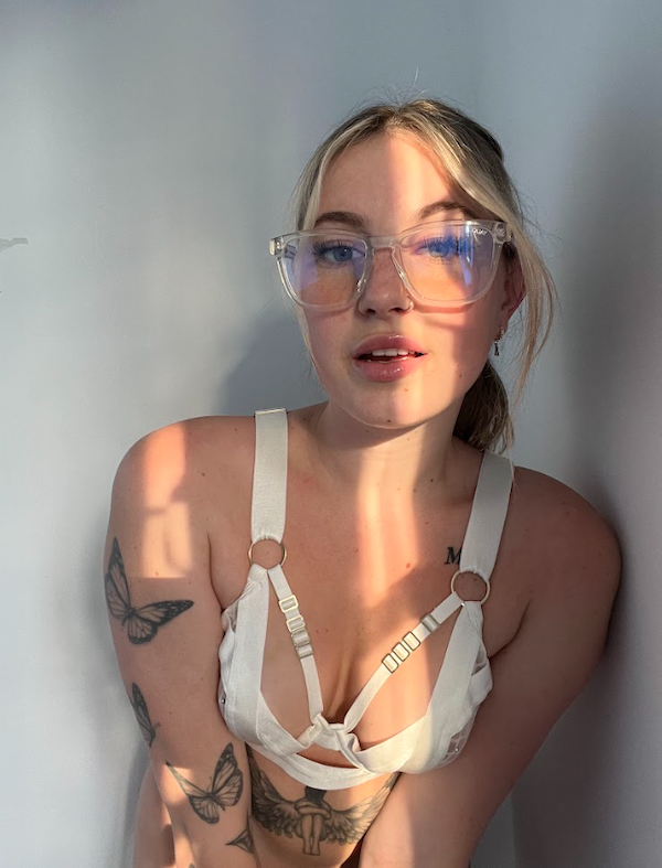 Girls In Glasses (36 pics)
