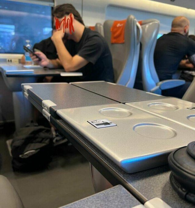 Annoying Habits Of People (22 pics)