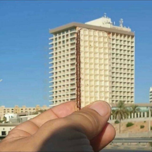 Illogical And Strange Photos (21 pics)