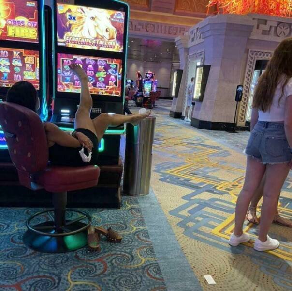 Annoying Habits Of People (22 pics)