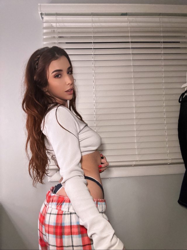 Girls In Pajamas (30 pics)