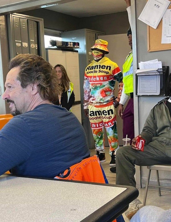 Really Strange Fashion (34 pics)