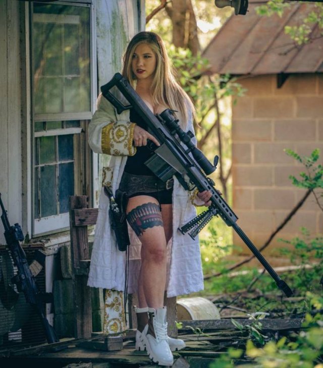 Girls With Guns (36 pics)