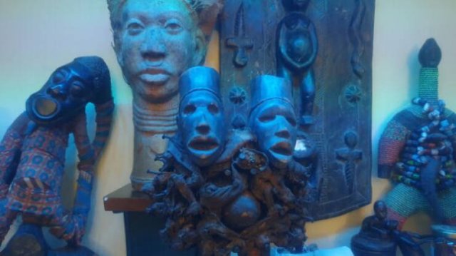 The Creepiest Things People Have At Home (24 pics)