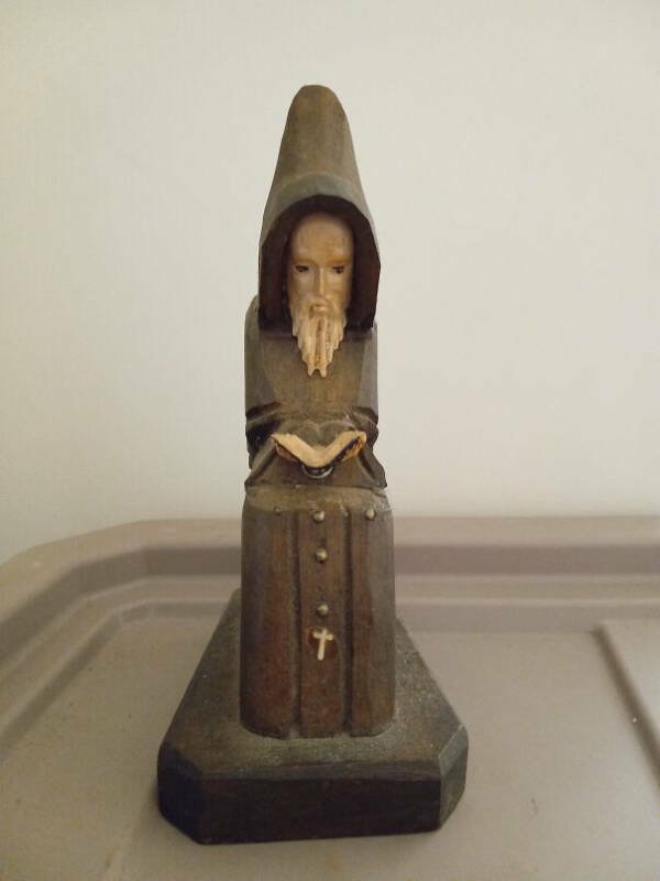 The Creepiest Things People Have At Home (24 pics)