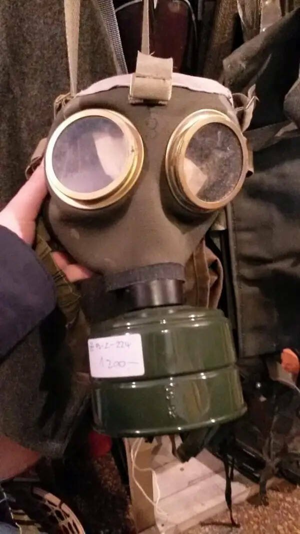 The Creepiest Things People Have At Home (24 pics)