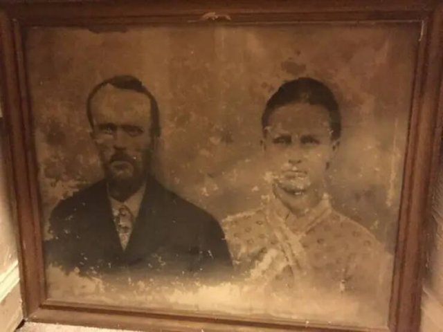 The Creepiest Things People Have At Home (24 pics)