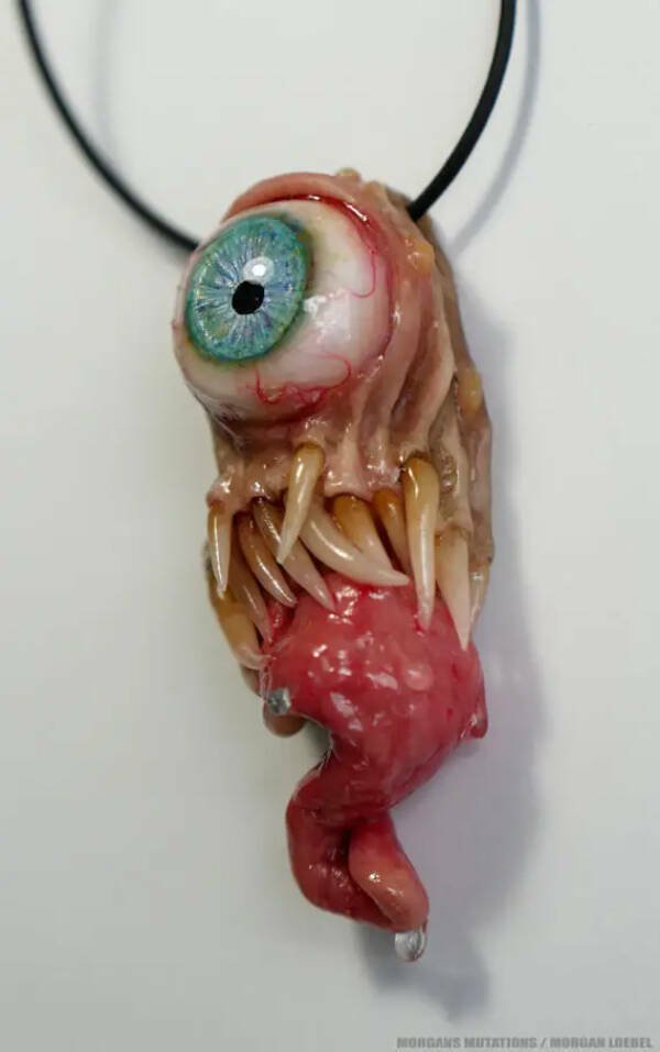 The Creepiest Things People Have At Home (24 pics)