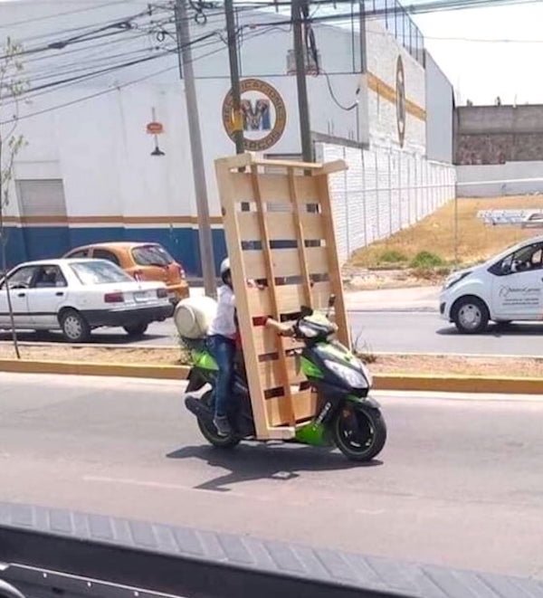 What Is Going On Here? (37 pics)