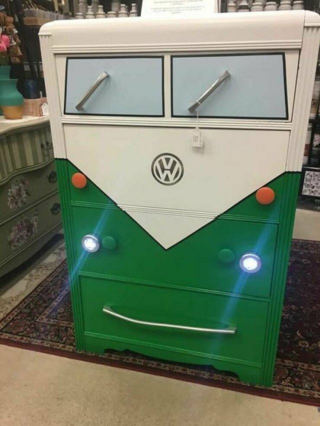 Odd Finds In Thrift Shops (26 pics)