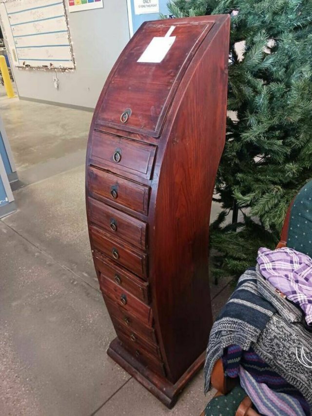 Odd Finds In Thrift Shops (26 pics)