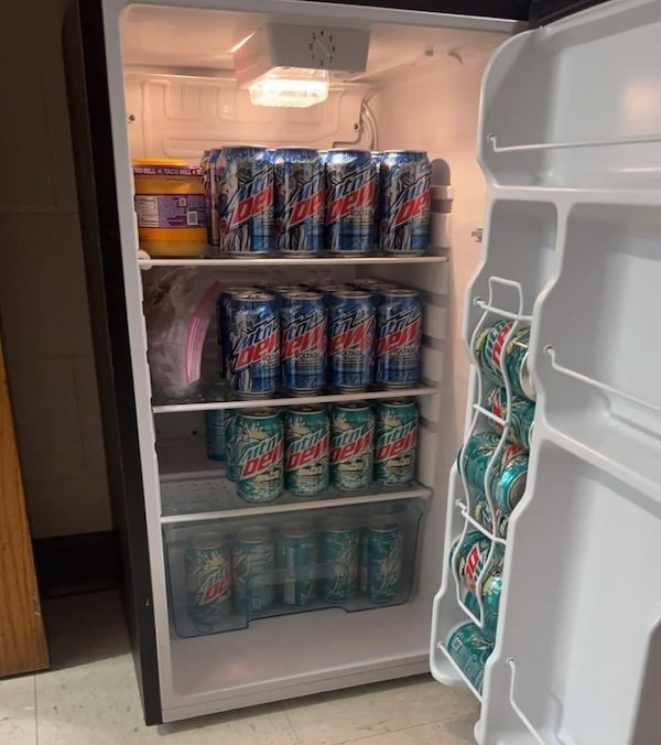 Cool Bachelor Refrigerators (20 pics)