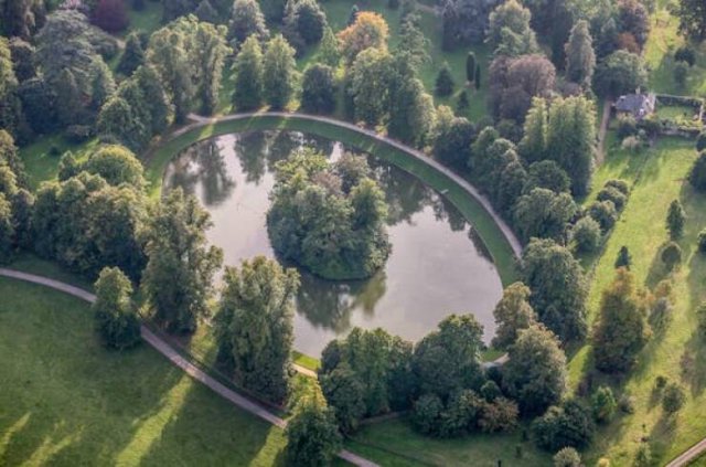 Fascinating Photos From Around The World (24 pics)