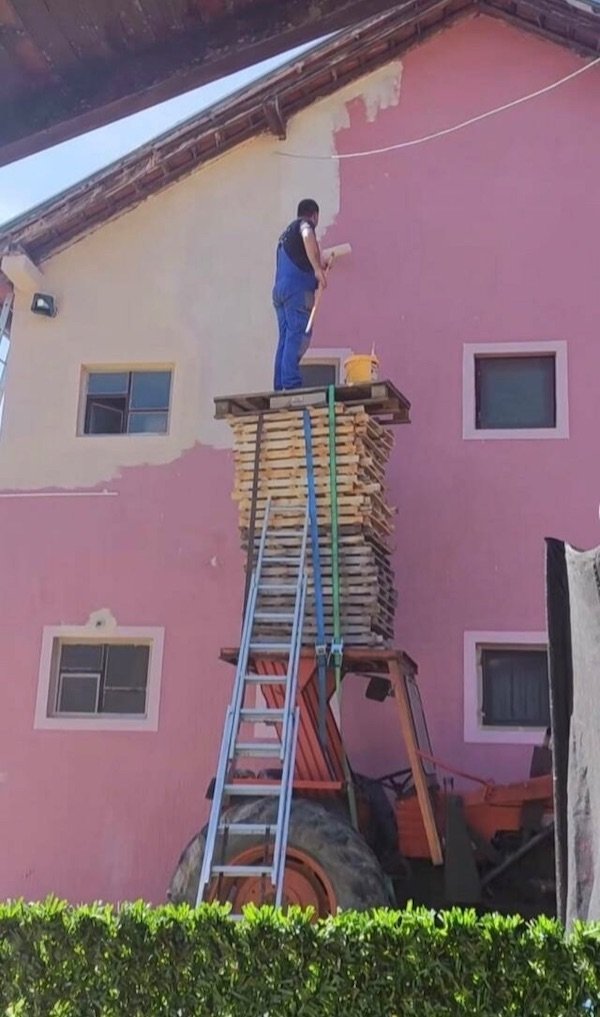 What Is Going On Here? (31 pics)