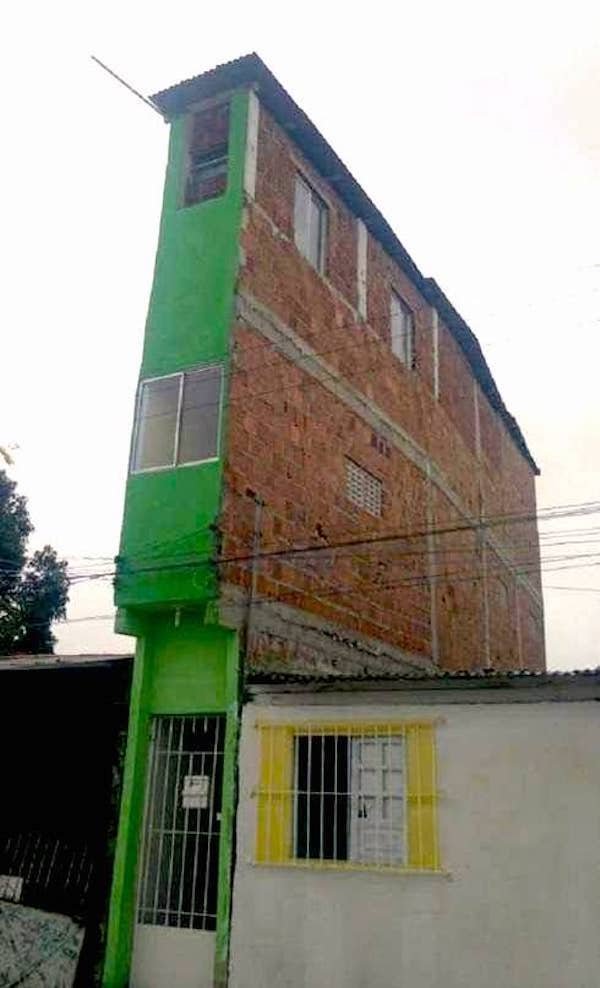 What Is Going On Here? (31 pics)