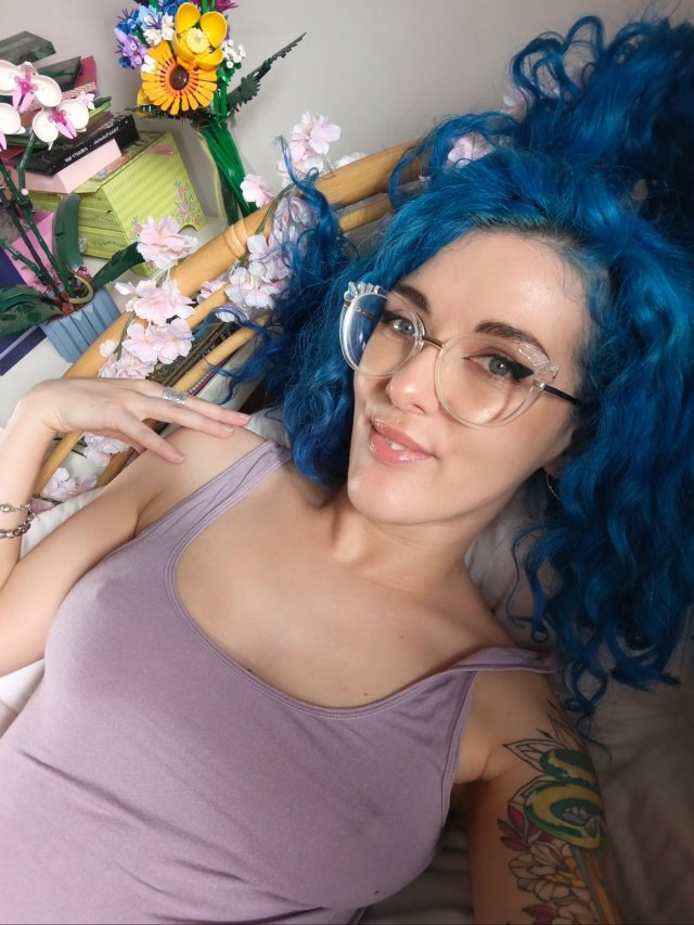 Braless Girls (29 pics)