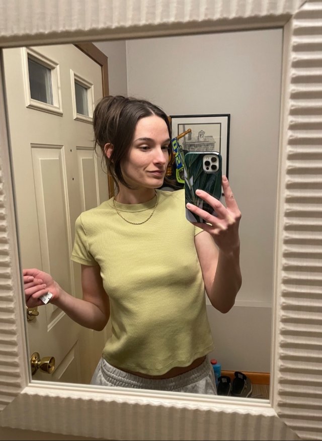 Braless Girls (29 pics)