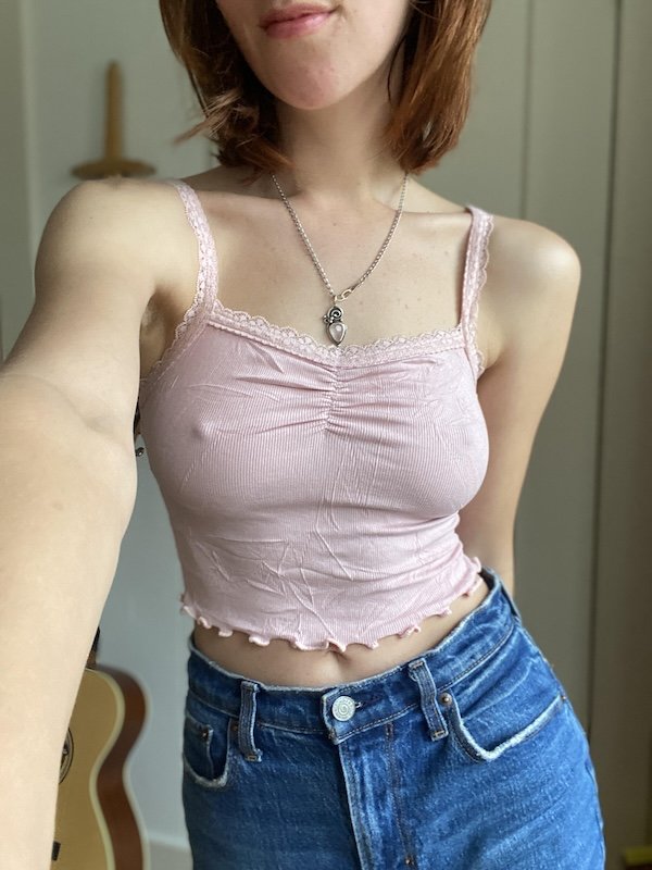 Braless Girls (29 pics)