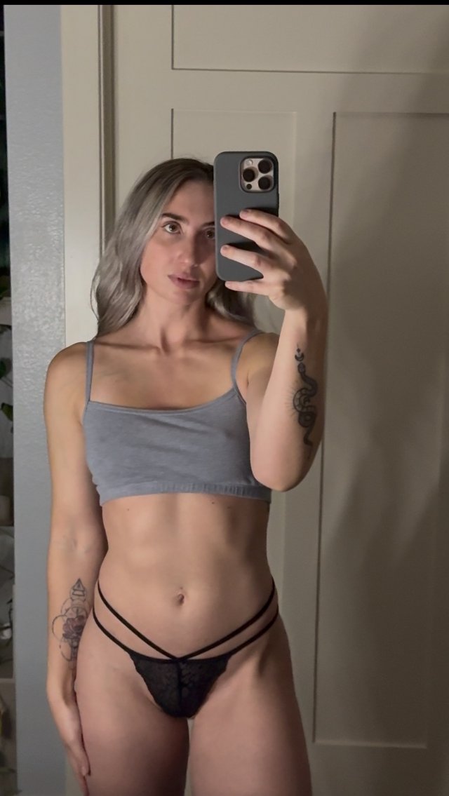 Braless Girls (29 pics)