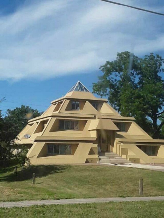 Odd Architecture (25 pics)