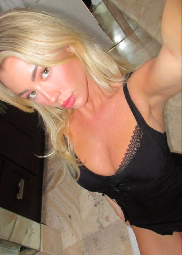 Beauty Blondes (32 pics)