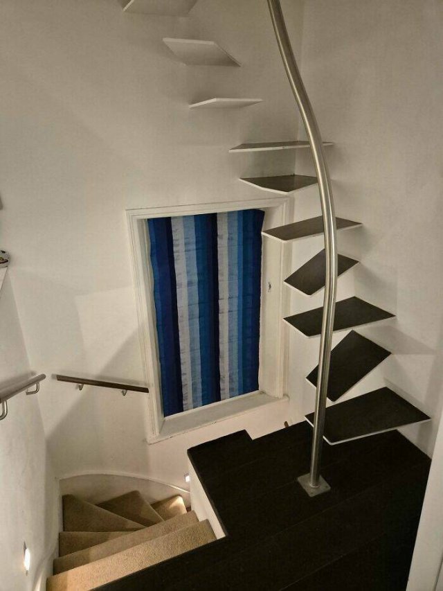Odd Stairs (15 pics)