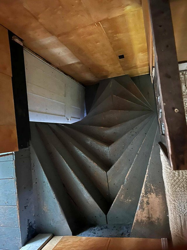 Odd Stairs (15 pics)