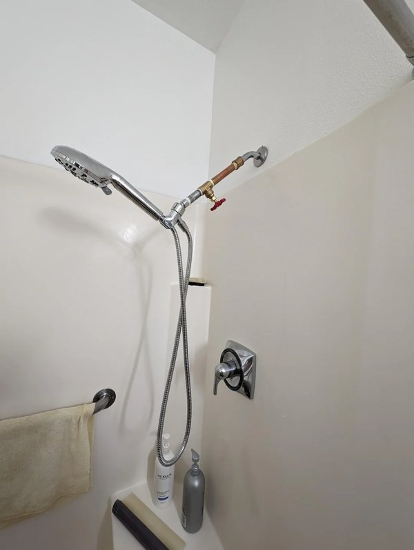 Strange Homeowners (23 pics)