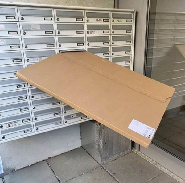 What Is Going On Here? (29 pics)