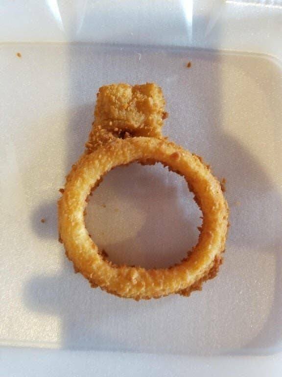 Hilarious Coincidences (21 pics)