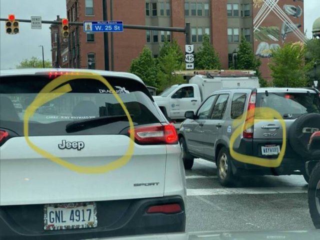 Hilarious Coincidences (21 pics)