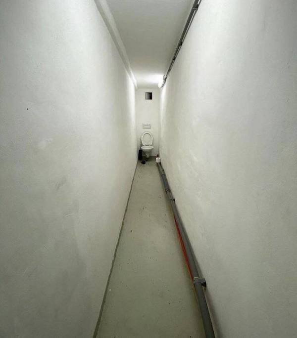 What Is Going On Here? (25 pics)