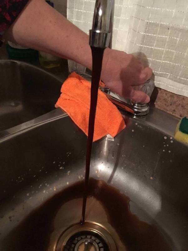 What Is Going On Here? (25 pics)