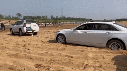 Weird Car Crashes (23 pics + 9 gifs)