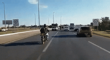 Weird Car Crashes (23 pics + 9 gifs)