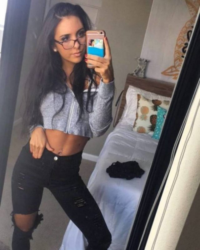 Girls In Glasses (36 pics)