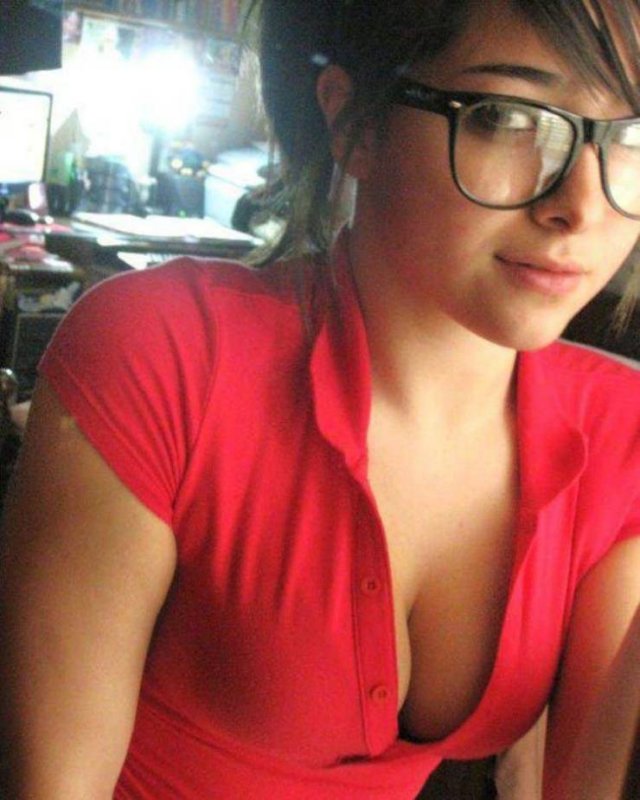 Girls In Glasses (36 pics)