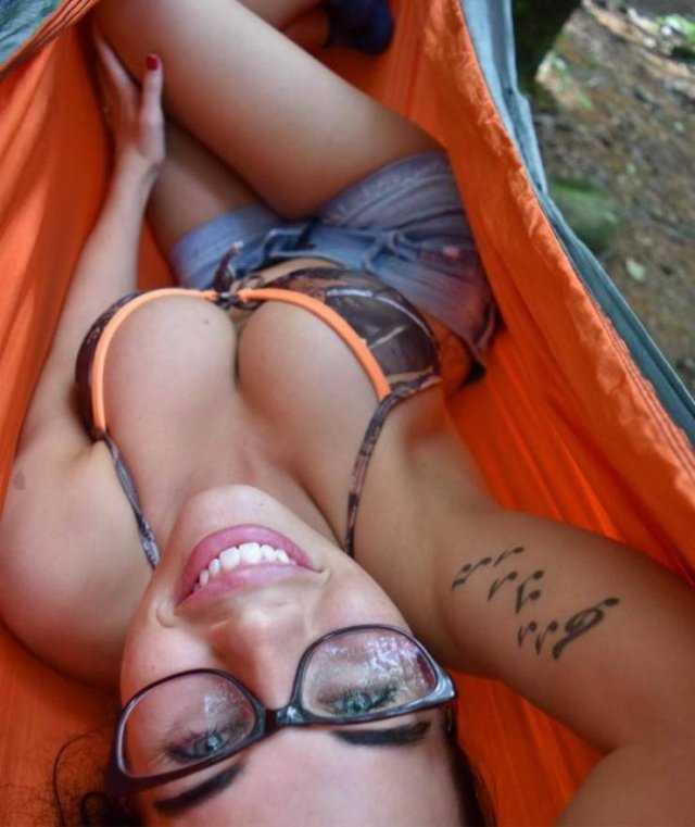 Girls In Glasses (36 pics)