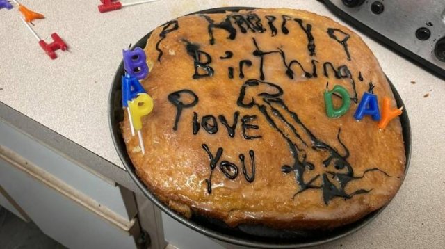 Failed Cakes (21 pics)