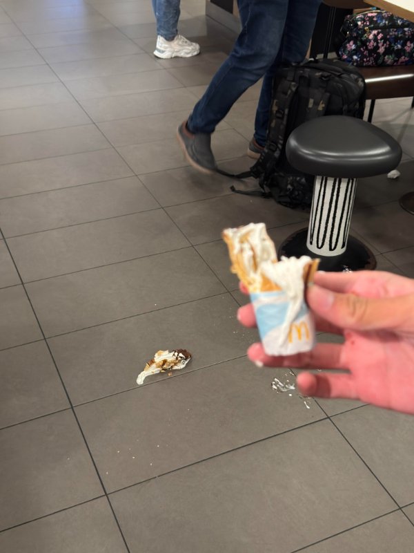 Bad Days Happen (23 pics)