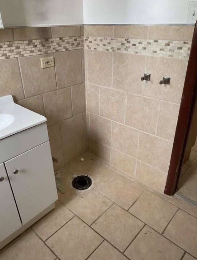 Epic Fails With Real Estate (18 pics)