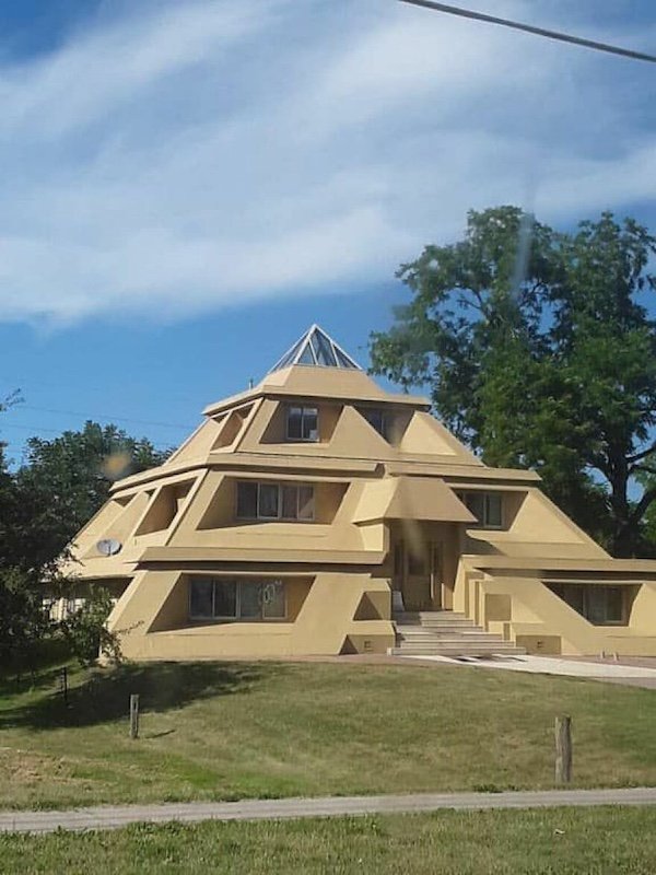 Odd Constructions (36 pics)