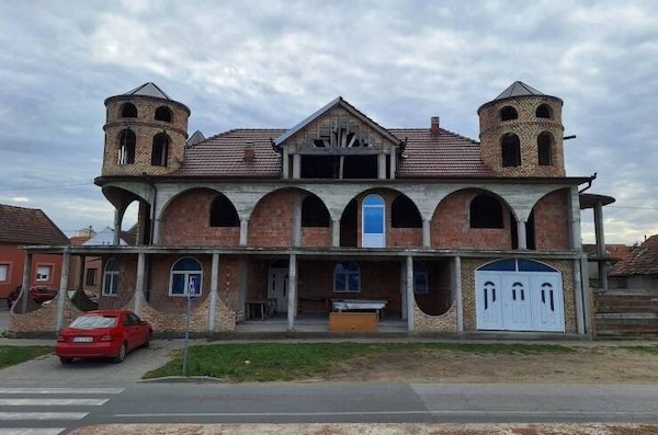 Odd Constructions (36 pics)