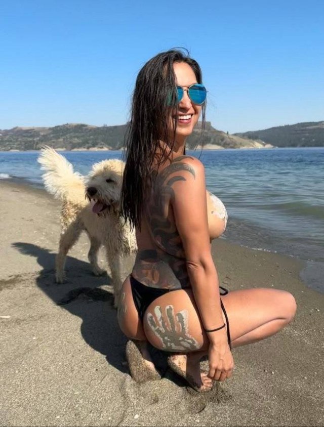 Hot Girls (47 pics)
