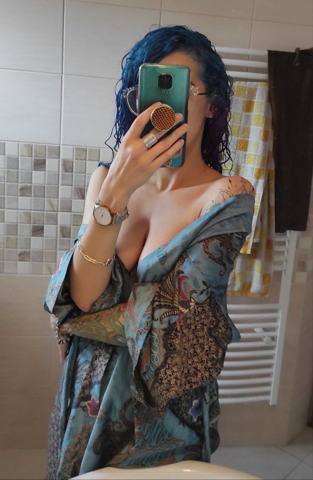 Wet Girls (31 pics)