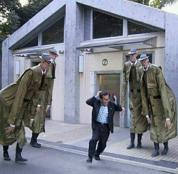 What Is Going On Here? (27 pics)